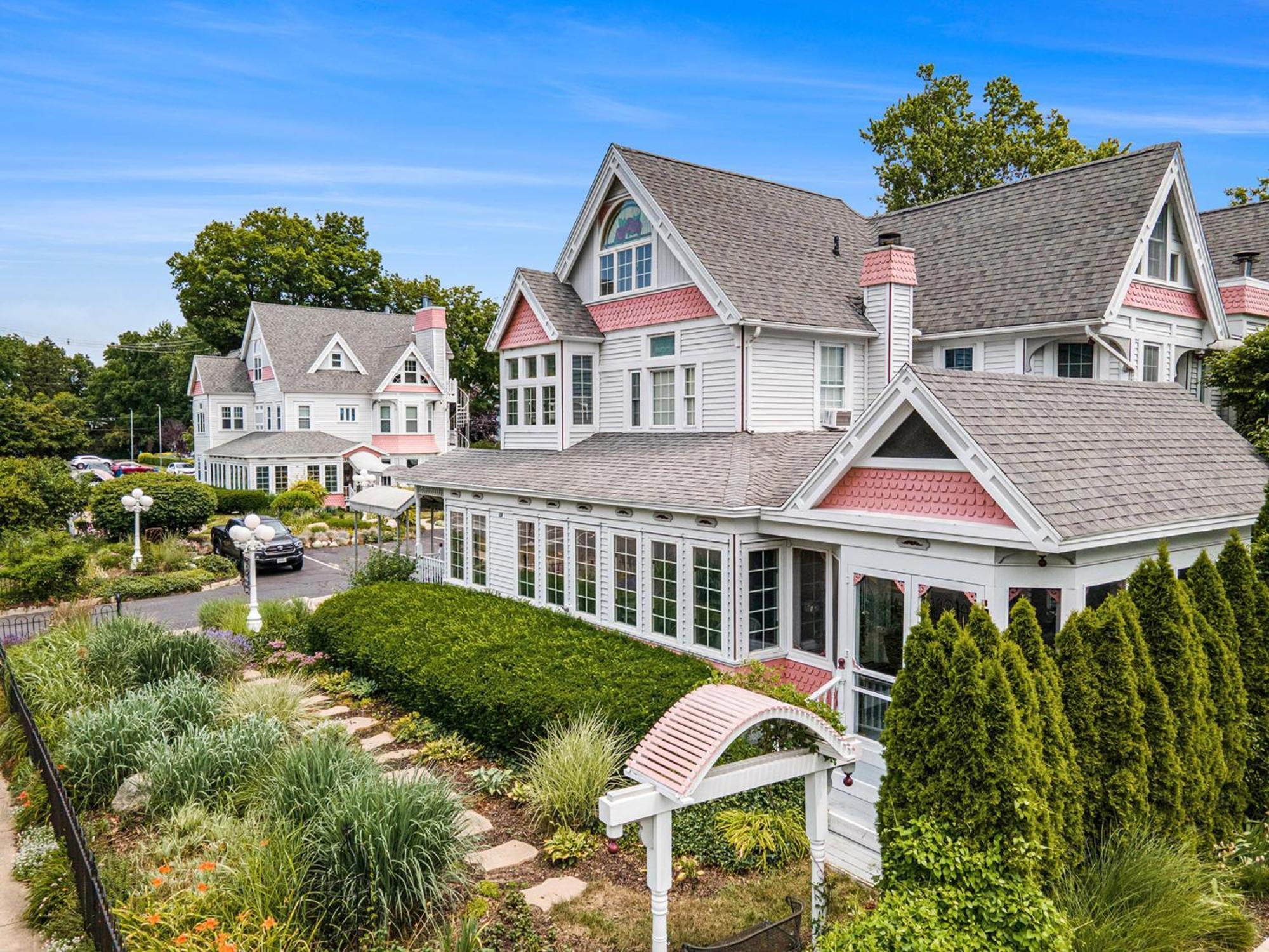 Yelton Manor Bed And Breakfast South Haven Exterior foto